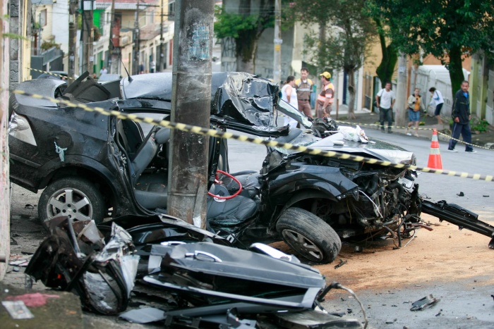 ACIDENTE CARRO